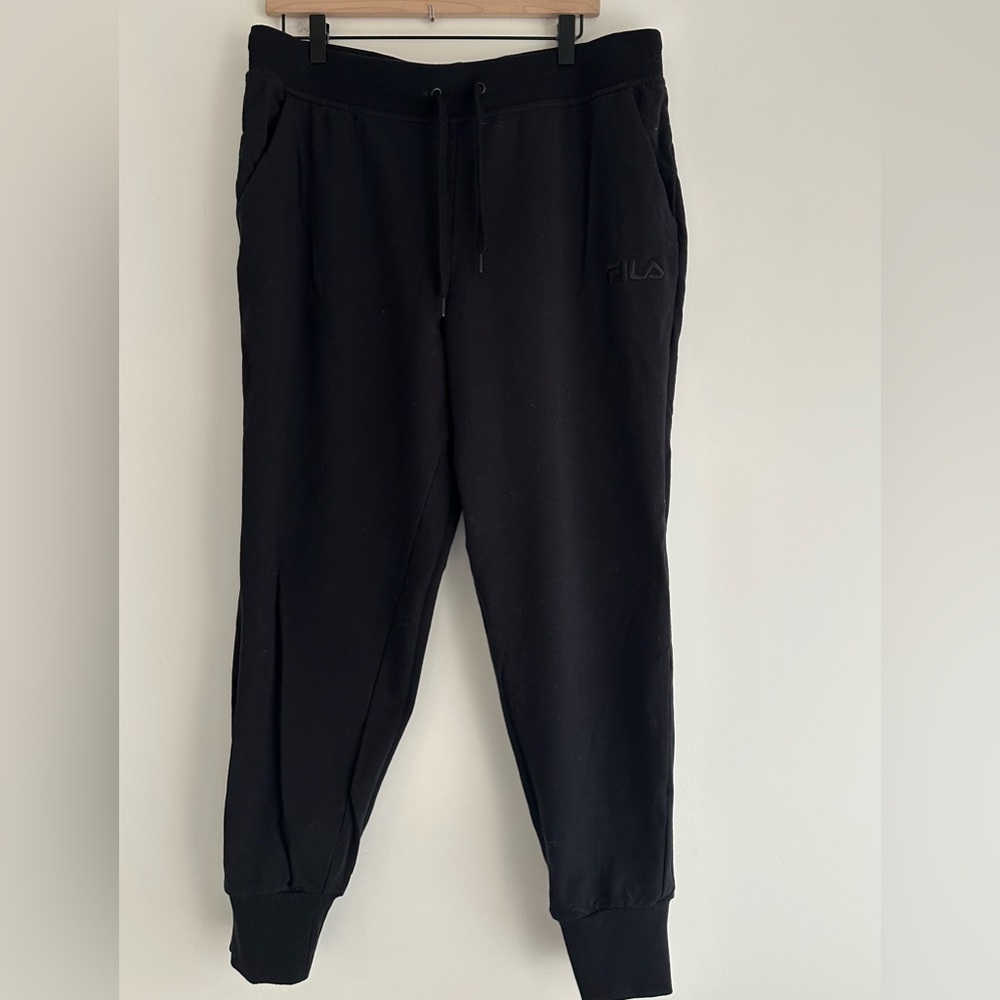 Box size L/XL Excellent Used Condition clothes